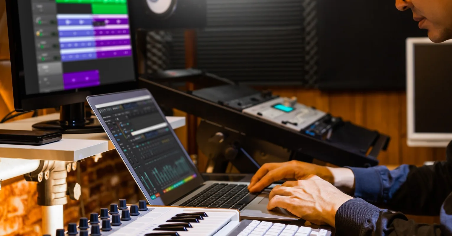 Tworzenie piosenek w Suno AI: jak poprawnie zakończyć utwór?